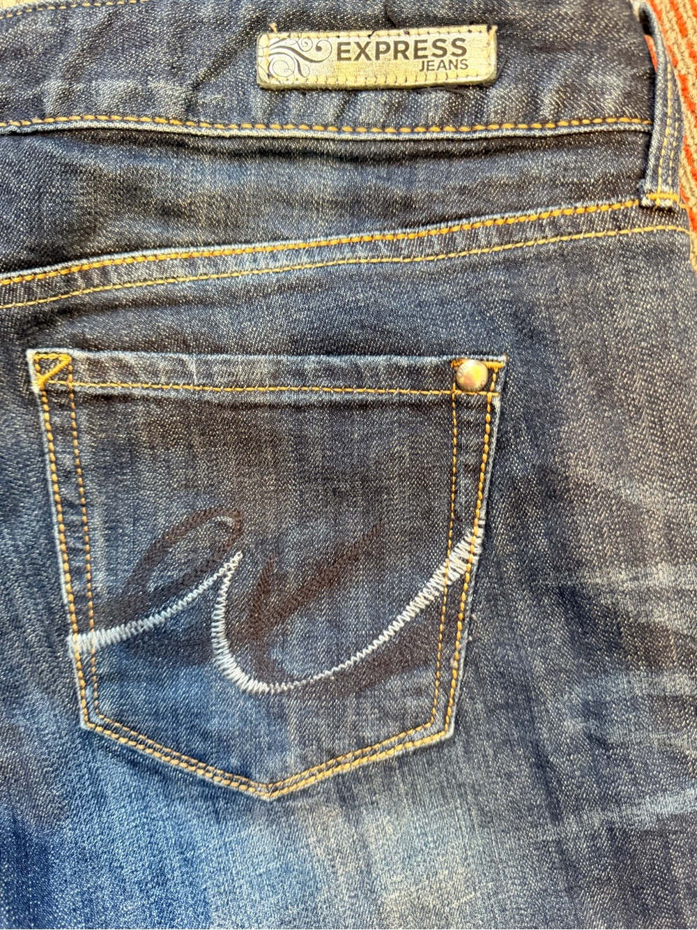 Express Women's 98% Cotton Boot Stella Reg Fit Low Rise Jeans Size 8S Waist 17in - Picture 12 of 12